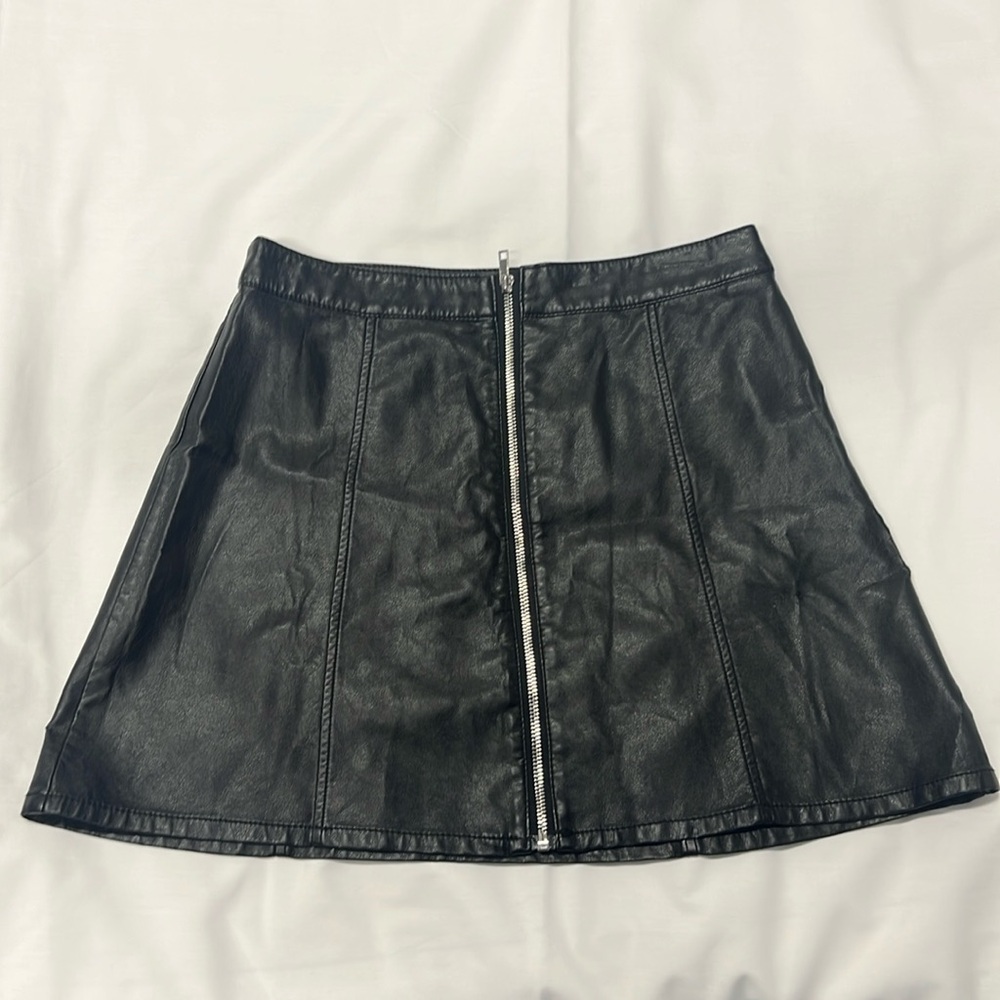 Leather mini skirt with silver zipper